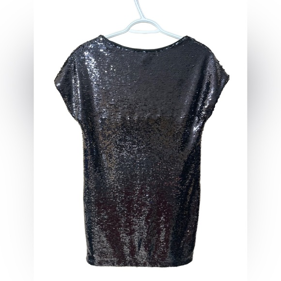 Black Sequin dress - Short sleeved - Picture 2 of 3